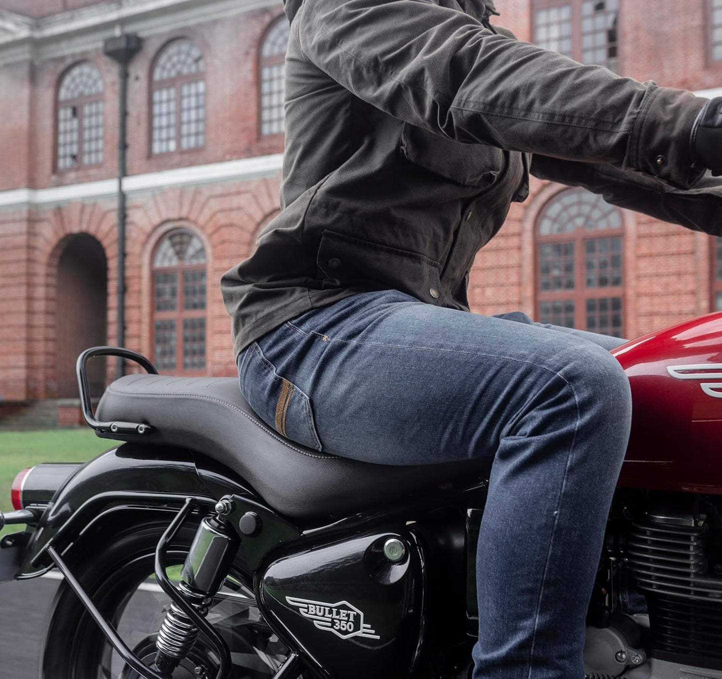 Black Low Ride Dual Seat