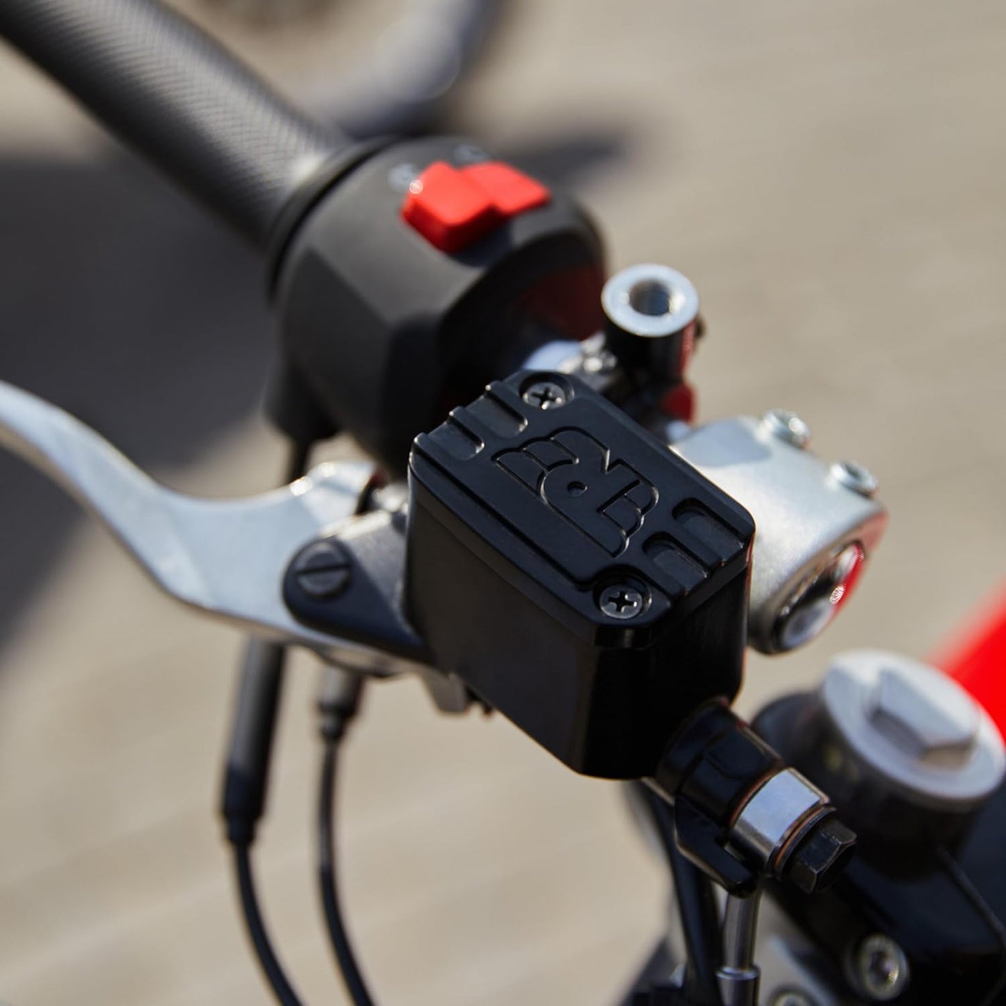 Black Front Reservoir Cap